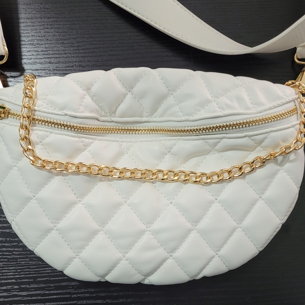 NWT White  3 way Chain Attached Quilted Fanny Pack